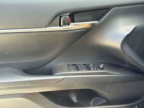 Used 2022 Toyota Camry SE w/ Convenience Package image 29
