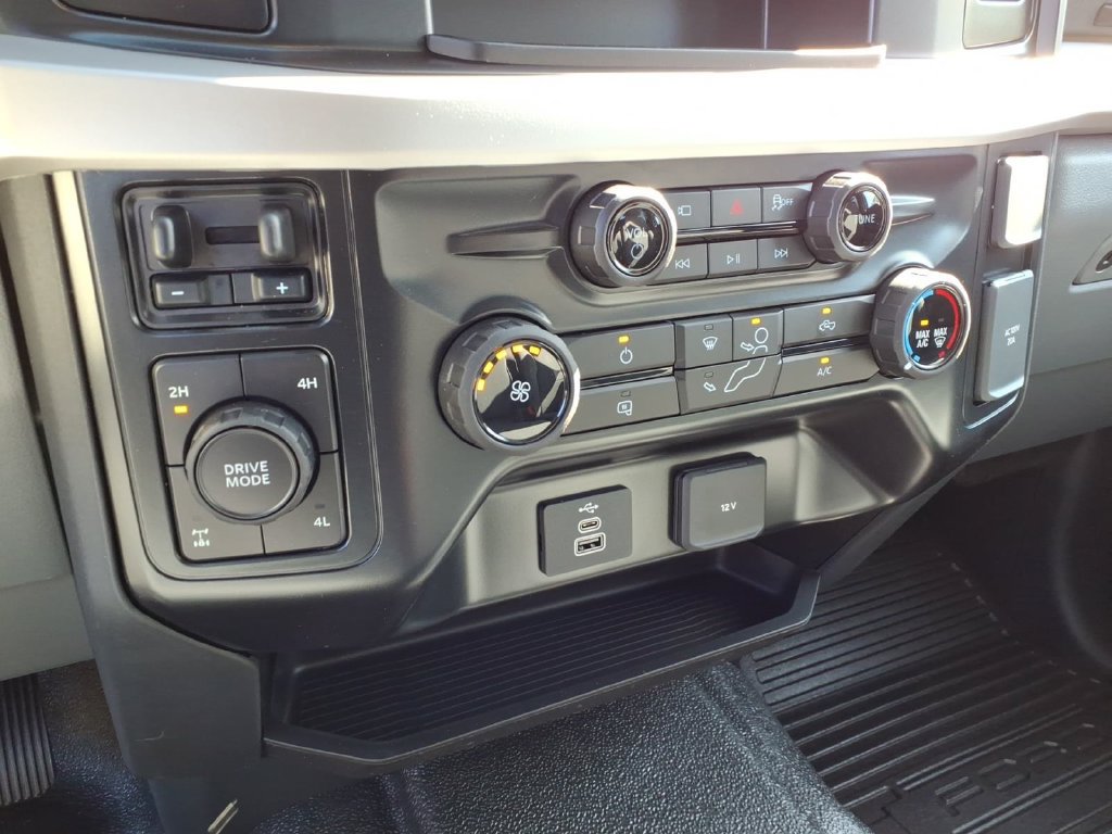 New 2027 Ford F350 XLT w/ 360-Degree Camera Package AWD/4WD image 22