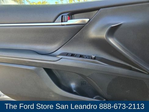 Used 2022 Toyota Camry XLE image 19