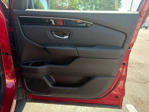 Certified 2025 Honda Pilot Touring image 27