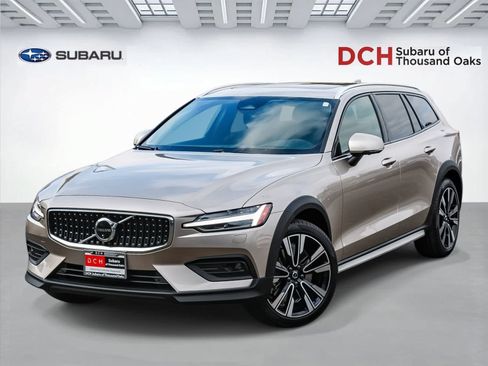 Used 2025 Volvo V60 B5 Cross Country Ultra w/ Protection Package Premier AWD/4WD image 1