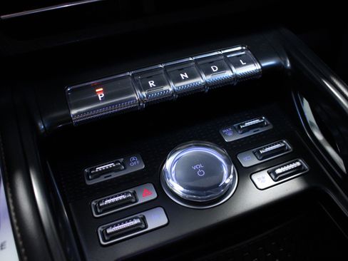 Used 2024 Lincoln Nautilus Reserve w/ Jet Appearance Package (87T) image 23