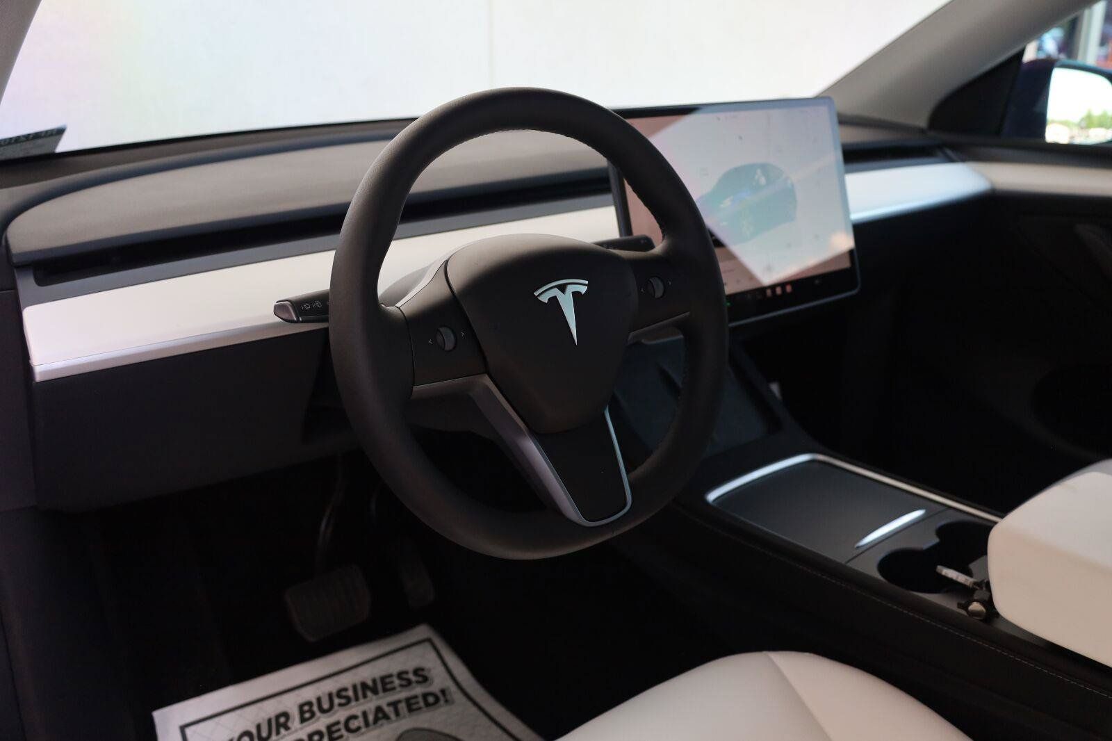 Used 2024 Tesla Model Y Long Range AWD/4WD image 15
