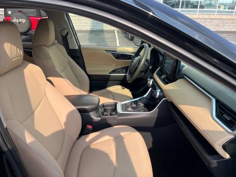 Used 2019 Toyota RAV4 LE w/ All Weather Liner Package AWD/4WD image 49