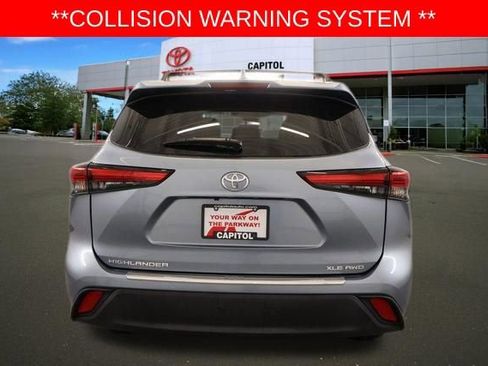 Used 2023 Toyota Highlander XLE image 5