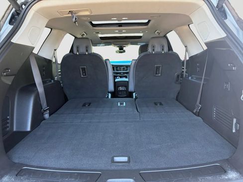 Used 2018 Buick Enclave Premium AWD/4WD image 17