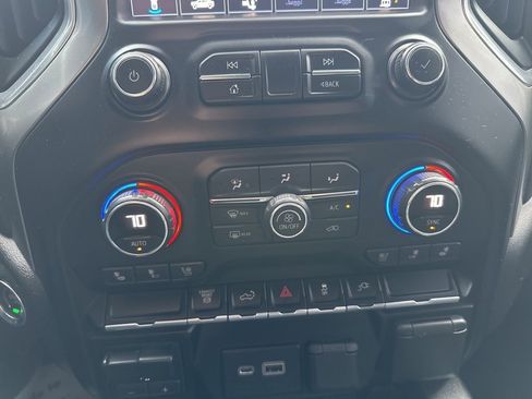 Used 2020 Chevrolet Silverado 2500 LTZ w/ LTZ Convenience Package image 19