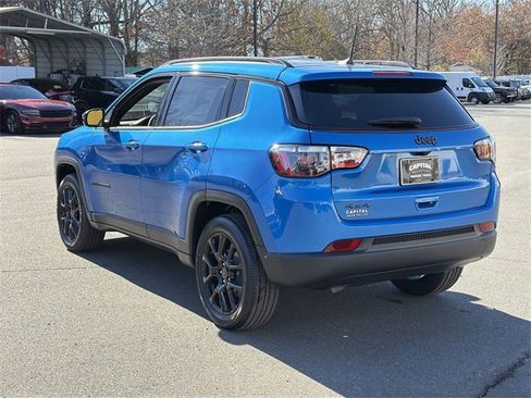 New 2026 Jeep Compass Latitude image 11