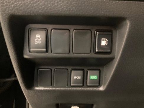 Used 2018 Nissan Rogue S FWD image 26