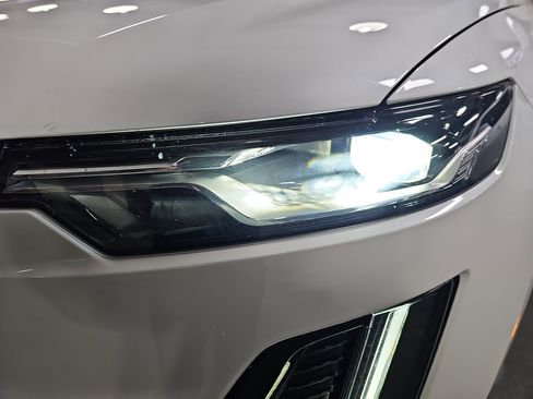 Used 2023 Cadillac XT6 Premium Luxury image 32