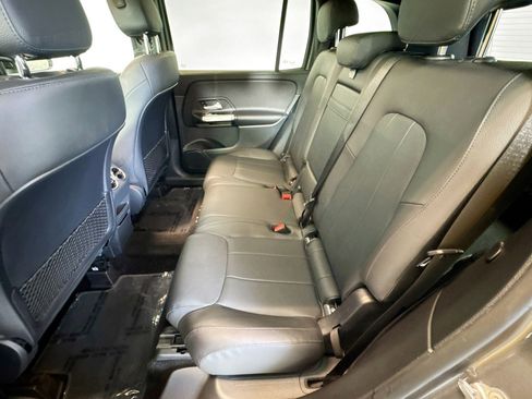 Used 2022 Mercedes-Benz GLB 250 4MATIC image 23