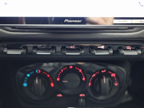 Used 2015 Alfa Romeo 4C Coupe w/ Leather Interior Group image 18