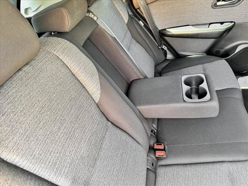 Used 2021 Nissan Rogue SV FWD image 17