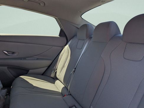 New 2025 Hyundai Elantra SE FWD image 12