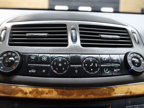 Used 2005 Mercedes-Benz E 320 CDI Sedan image 46