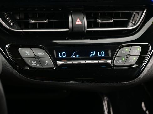 Used 2021 Toyota C-HR XLE FWD image 19