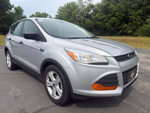 Used 2016 Ford Escape S FWD image 1