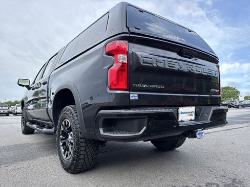 Used 2023 Chevrolet Silverado 1500 ZR2 w/ Technology Package AWD/4WD image 8