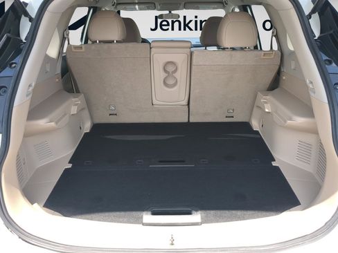 Used 2017 Nissan Rogue SV FWD image 9