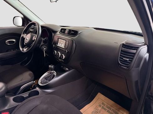 Used 2017 Kia Soul image 26