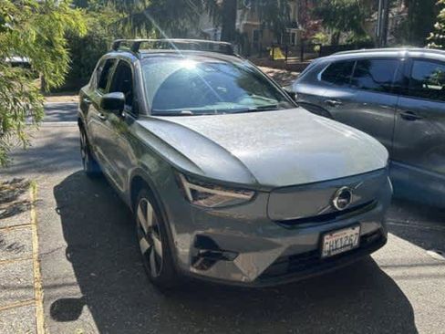 Used 2023 Volvo XC40 Recharge Ultimate w/ Protection Package Premier AWD/4WD image 7