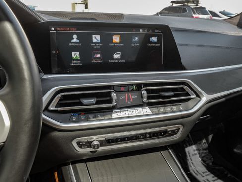 Used 2021 BMW X7 xDrive40i w/ M Sport Package AWD/4WD image 25