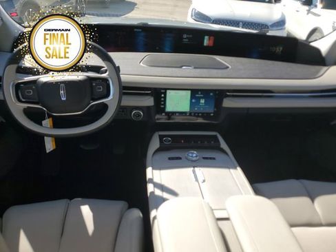 New 2025 Lincoln Navigator Reserve image 15