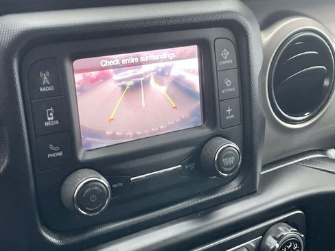 Used 2020 Jeep Wrangler Unlimited Sport image 17