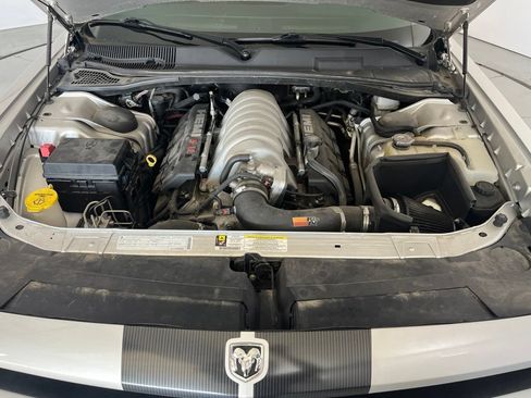 Used 2009 Dodge Challenger SRT8 w/ SRT Option Group II RWD image 9