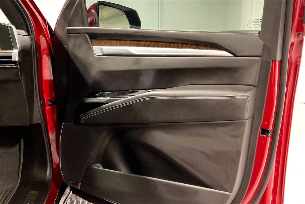 Used 2025 Cadillac Escalade Sport Platinum w/ LPO, Floor Liner Package AWD/4WD image 23