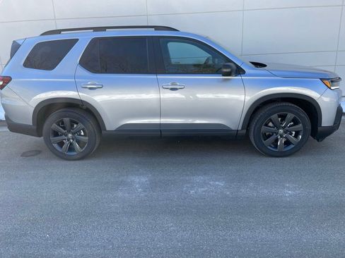 New 2026 Honda Pilot Sport image 5
