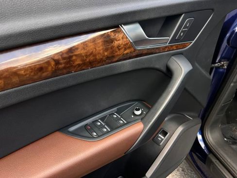 Used 2018 Audi Q5 2.0T Premium image 11