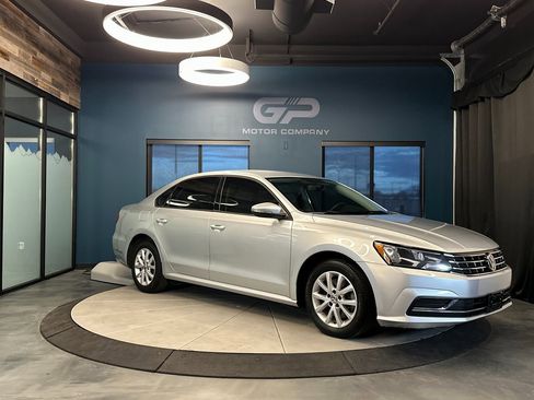 Used 2018 Volkswagen Passat 2.0T S image 1