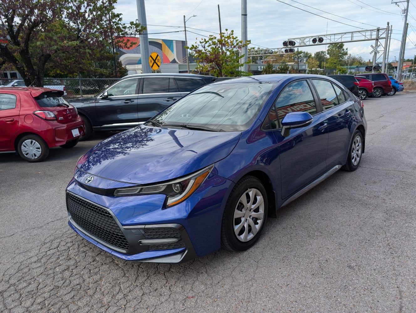 Used 2021 Toyota Corolla SE FWD image 3