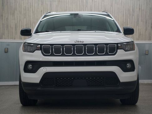 Used 2022 Jeep Compass Latitude FWD image 3