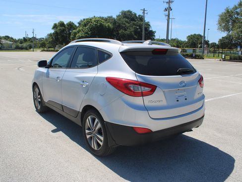 Used 2015 Hyundai Tucson Limited w/ Option Group 03 FWD image 5