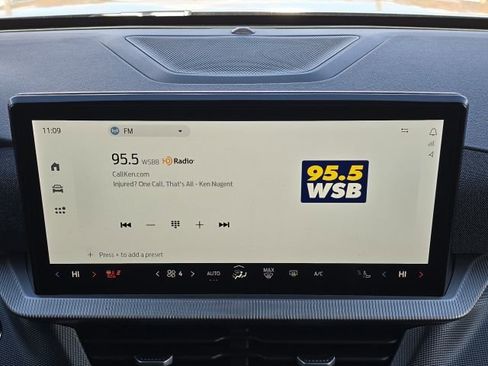 Used 2025 Ford Explorer ST-Line w/ Premium Package image 34