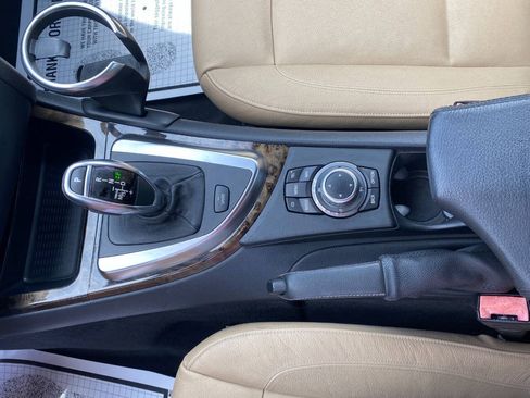 Used 2012 BMW 135i Convertible w/ Premium Pkg RWD image 24