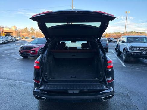 Used 2021 BMW X5 M50i image 11