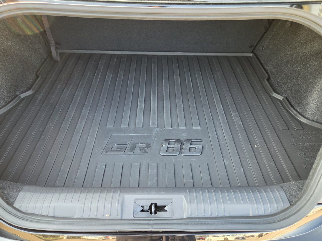 Used 2026 Toyota GR86 Premium w/ ALL Weather Mat Package (TMS) RWD image 28