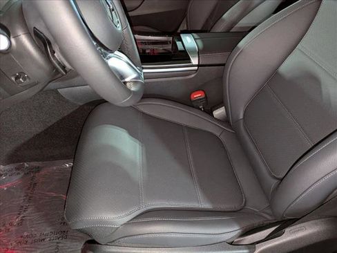 Used 2025 Mercedes-Benz C 300 Sedan image 4