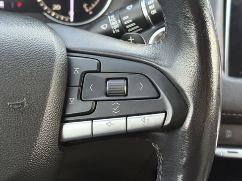 Used 2021 Cadillac XT4 Luxury w/ Cold Weather Package image 21