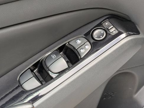 Used 2025 Nissan Altima 2.5 SR FWD image 24