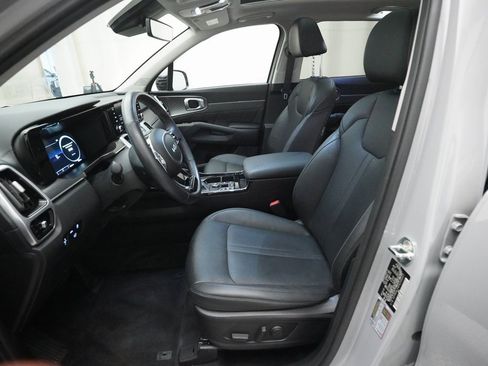 Certified 2023 Kia Sorento SX image 7