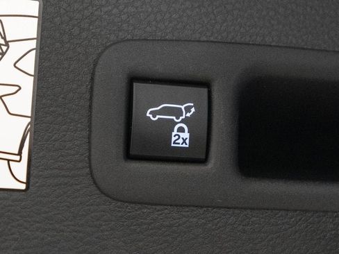 Certified 2023 Toyota Sienna XSE w/ XSE Plus Package image 40