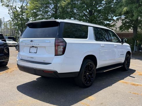 Used 2023 Chevrolet Suburban LT w/ Luxury Package AWD/4WD image 7