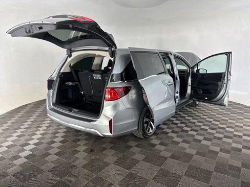 Certified 2025 Honda Odyssey EX-L image 15