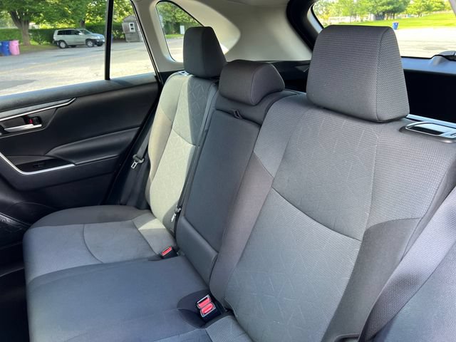 Used 2025 Toyota RAV4 XLE AWD/4WD image 24