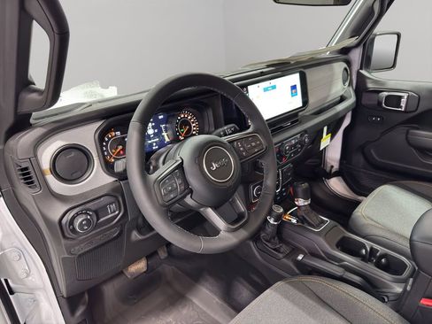 New 2025 Jeep Gladiator Willys image 5