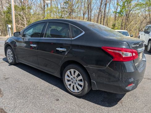 Used 2019 Nissan Sentra S image 2
